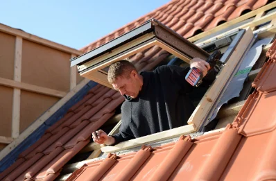 Pose de fenêtres de toit Velux à Courbes